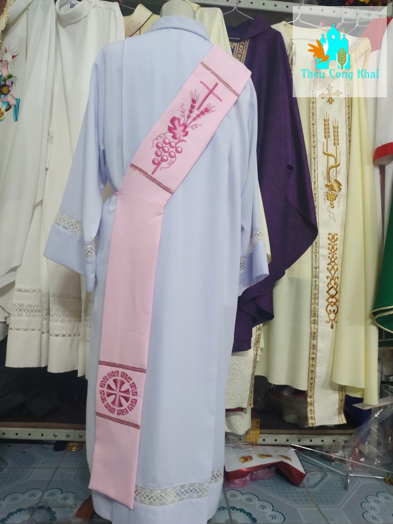 Áo phó tế — APT (11)