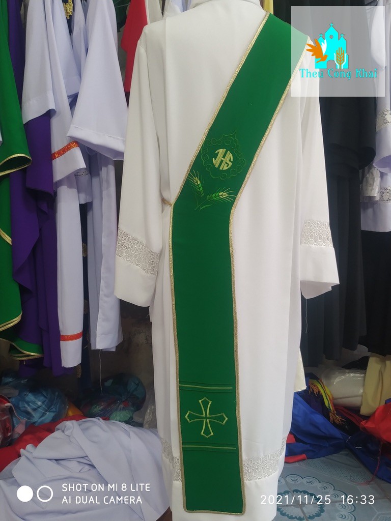 Áo phó tế — APT (14)