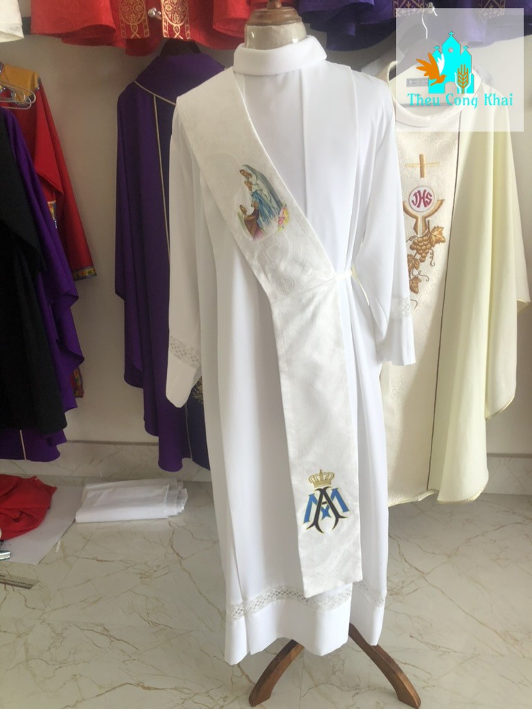 Áo phó tế — APT (5)